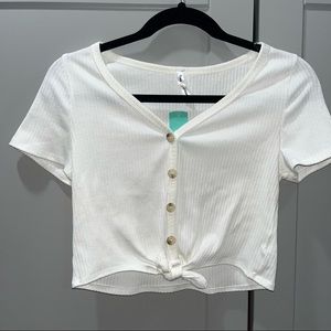 Q cropped short sleeve button up